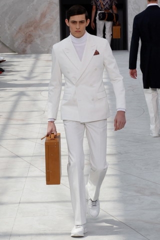 Louis Vuitton / - 2015